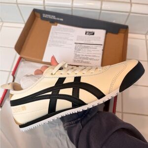 NWT Onitsuka Tiger by Asics Mexico 66 Sneakers Cream with Black Accents
